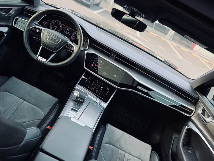Фото 5 - Audi A6L
