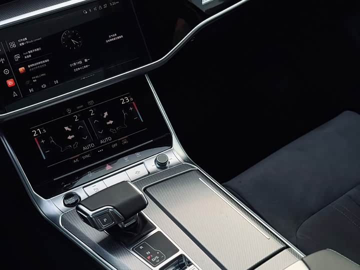 Фото 8 - Audi A6L