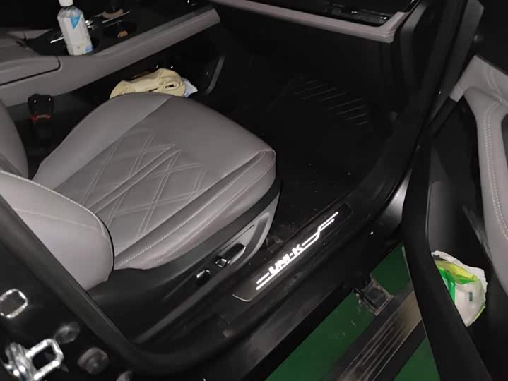 Фото 8 - Changan UNI-K Hybrid