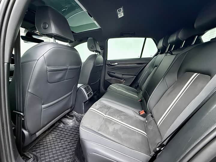 Фото 8 - Volkswagen Golf