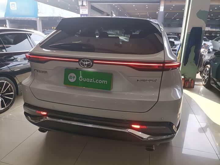 Фото 6 - Toyota Venza