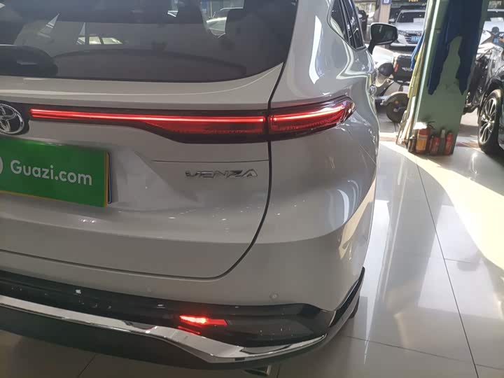 Фото 8 - Toyota Venza