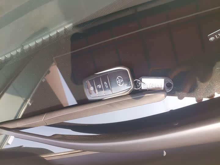 Фото 9 - Toyota Venza