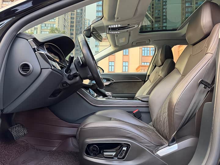 Фото 9 - Audi A8