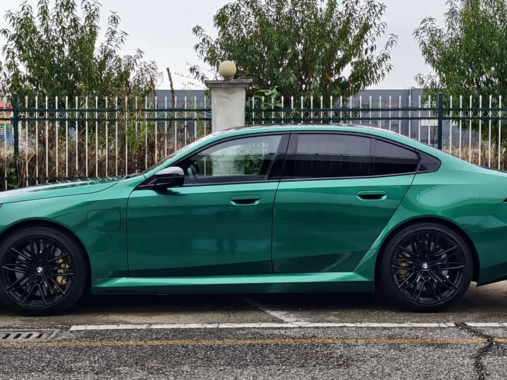 Фото 3 - BMW M5 Hybrid