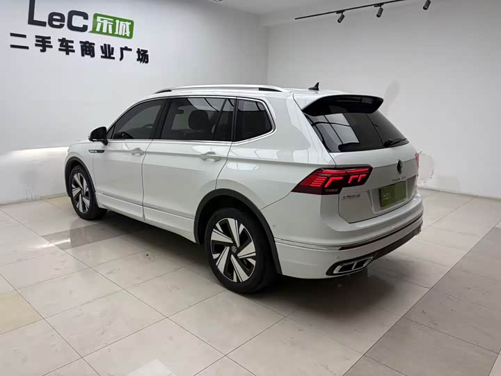 Фото 5 - Volkswagen Tiguan L Pro
