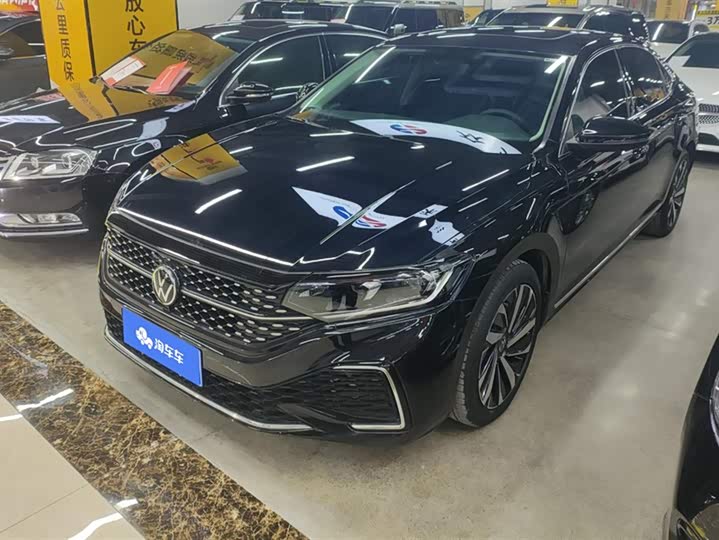 Фото 1 - Volkswagen Passat