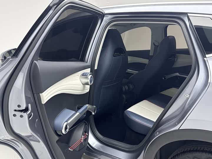 Фото 9 - BYD Yuan Plus