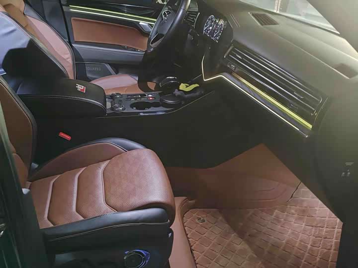 Фото 7 - Volkswagen Touareg