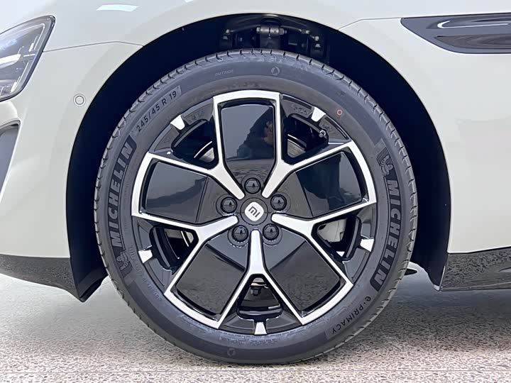 Фото 6 - Xiaomi SU7