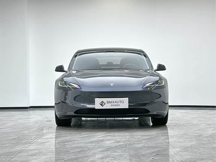 Фото 7 - Tesla Model 3