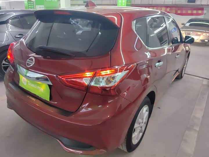 Фото 7 - Nissan Tiida