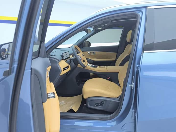 Фото 9 - Geely Galaxy Starship 7