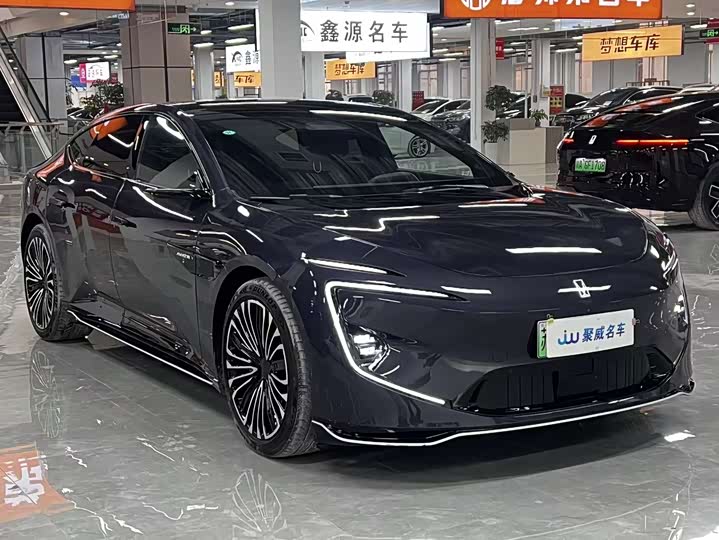 Фото 3 - Avatr 12