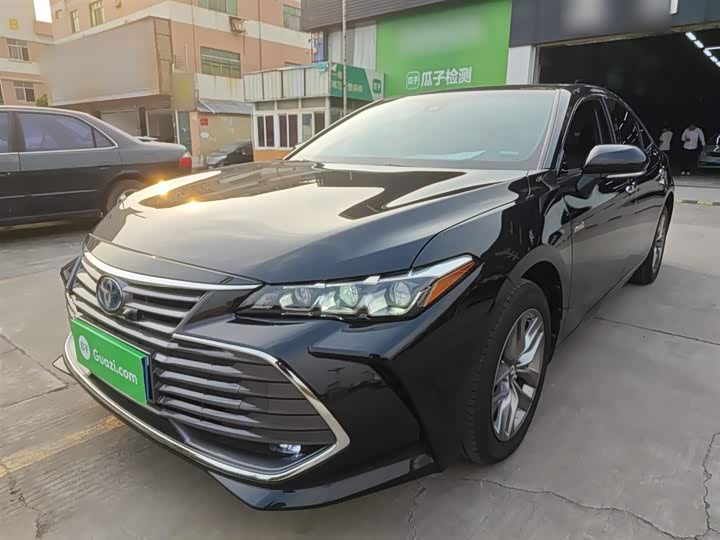 Фото 1 - Toyota Avalon
