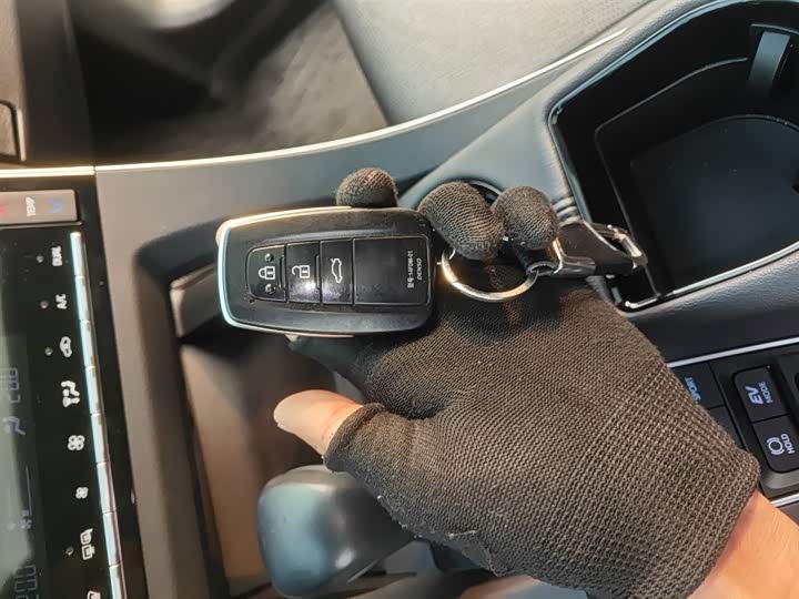 Фото 9 - Toyota Avalon