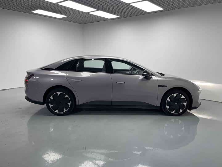 Фото 6 - XPeng Mona M03