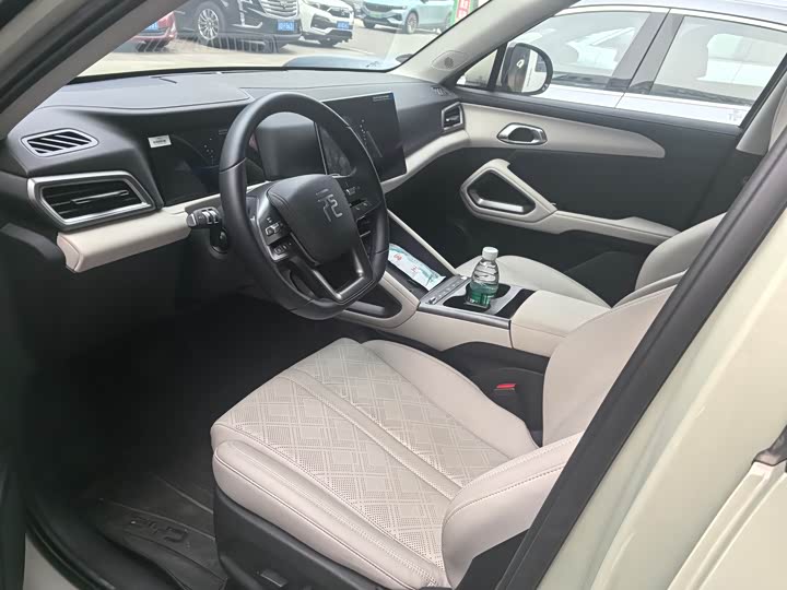 Фото 3 - BYD Yuan Up