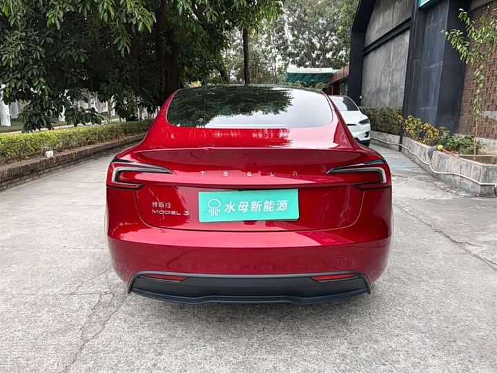 Фото 5 - Tesla Model 3