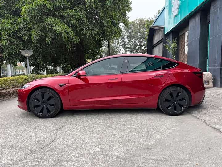 Фото 7 - Tesla Model 3