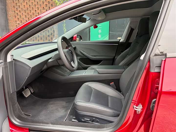 Фото 8 - Tesla Model 3