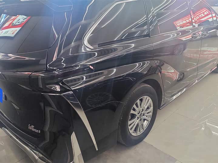 Фото 3 - Toyota Sienna