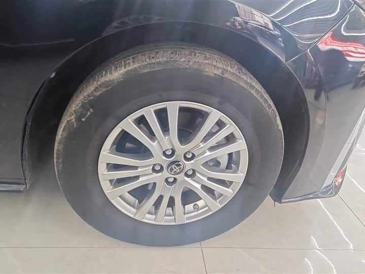 Фото 6 - Toyota Sienna