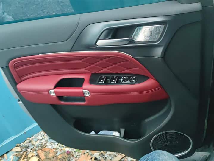 Фото 7 - Tank 300 Hybrid