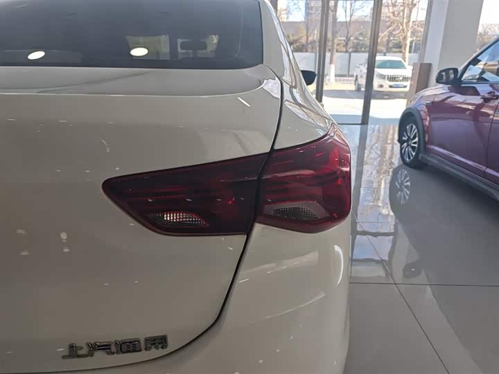 Фото 7 - Chevrolet Onix (Cavalier)