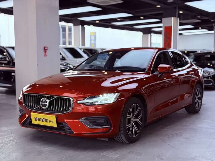 Фото 1 - Volvo S60