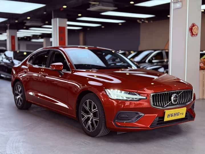 Фото 3 - Volvo S60