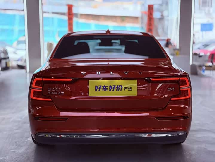 Фото 4 - Volvo S60