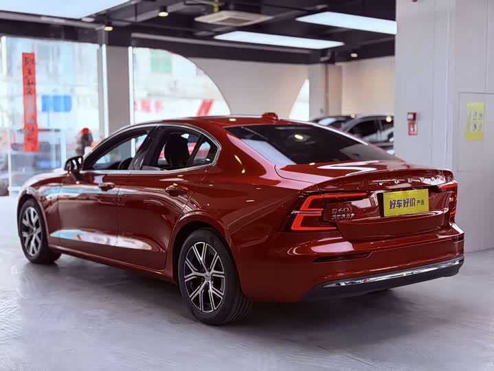 Фото 6 - Volvo S60