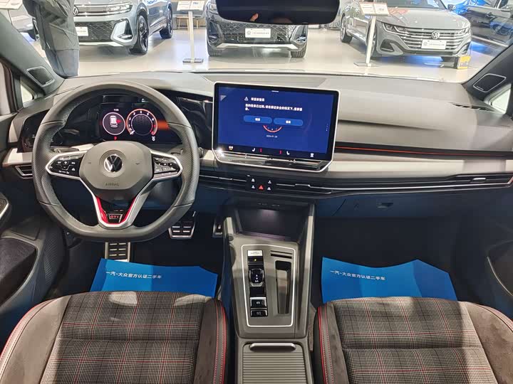 Фото 5 - Volkswagen Golf GTI