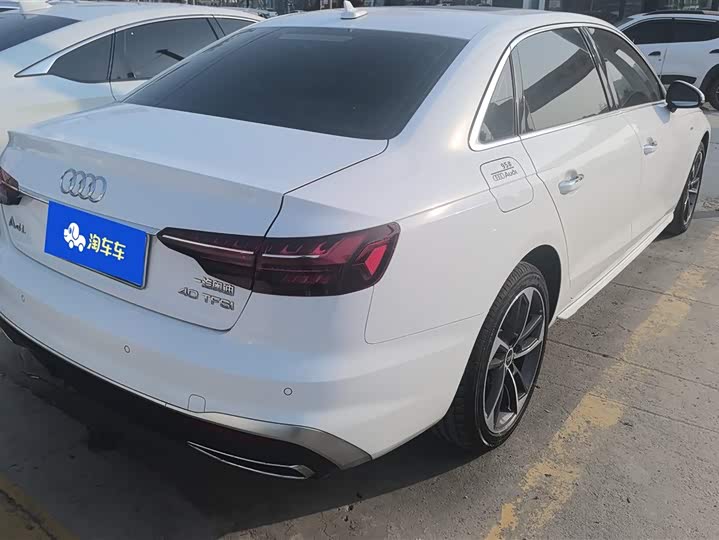 Фото 3 - Audi A4L