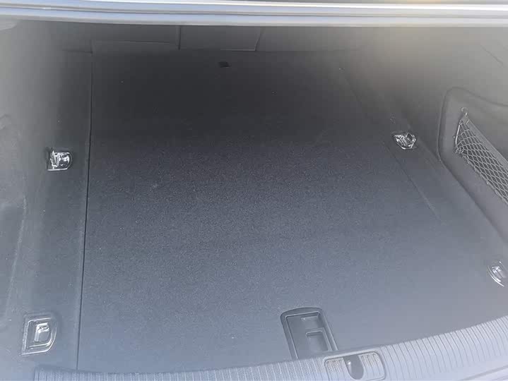 Фото 4 - Audi A4L