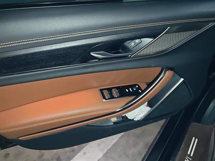 Фото 7 - Jaguar XF L