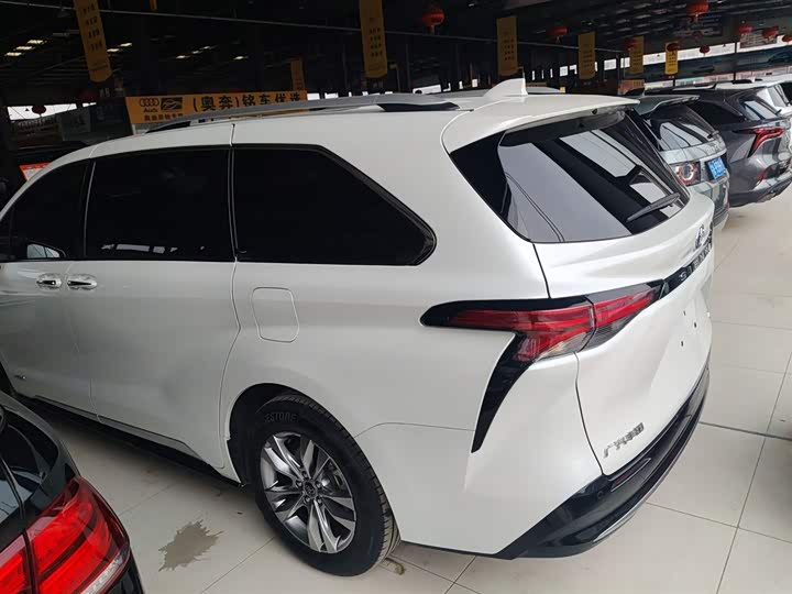 Фото 5 - Toyota Sienna