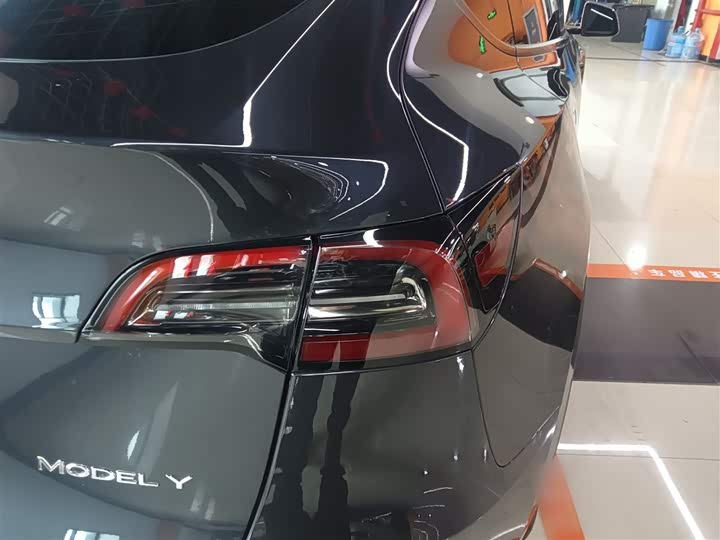 Фото 8 - Tesla Model Y