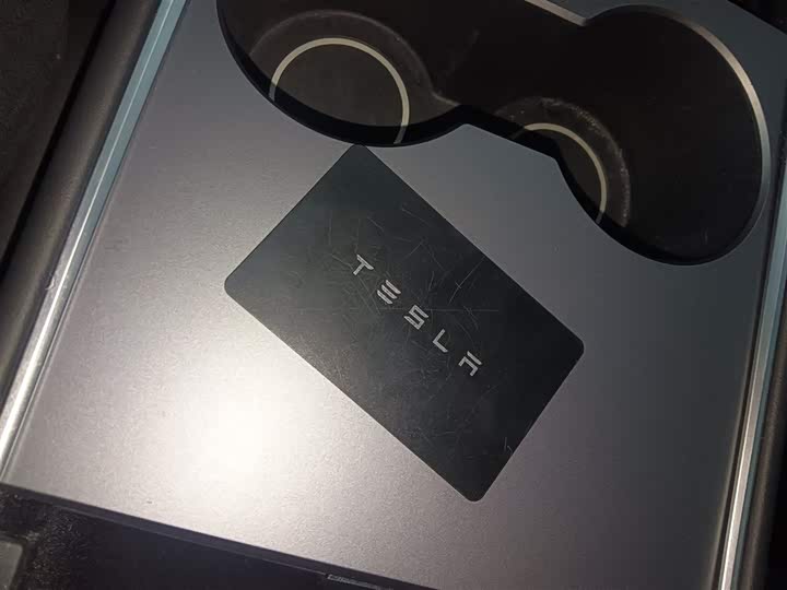 Фото 9 - Tesla Model Y