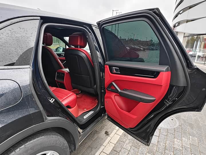 Фото 8 - Porsche Cayenne