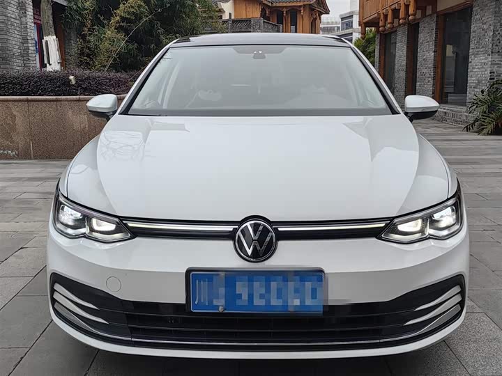 Фото 2 - Volkswagen Golf