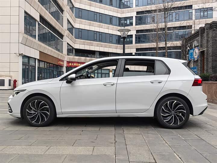 Фото 4 - Volkswagen Golf