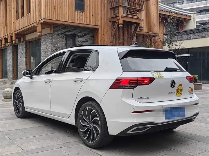 Фото 5 - Volkswagen Golf