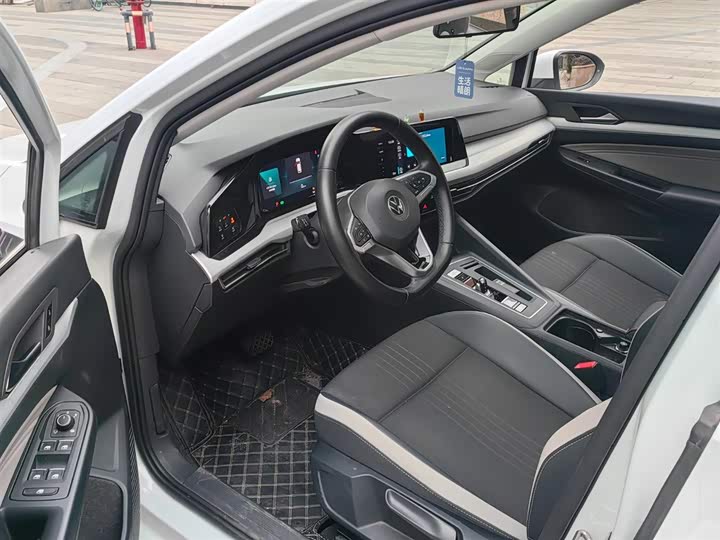 Фото 9 - Volkswagen Golf