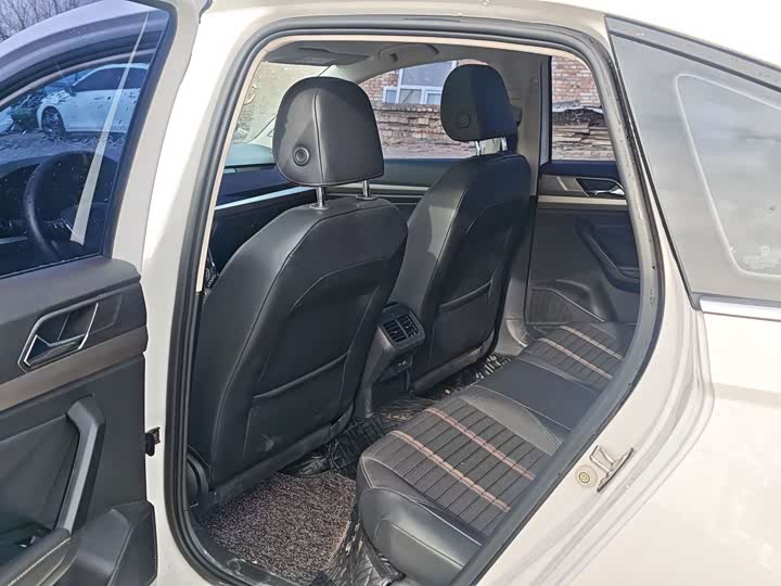 Фото 8 - Volkswagen Lavida