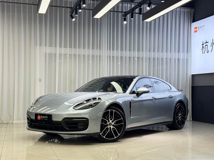 Фото 1 - Porsche Panamera