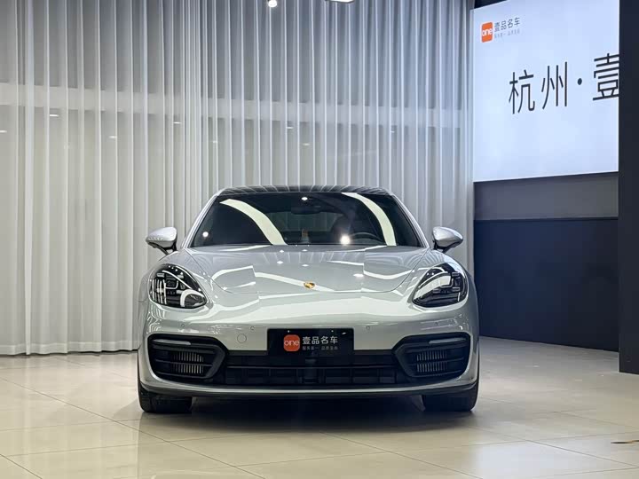 Фото 2 - Porsche Panamera