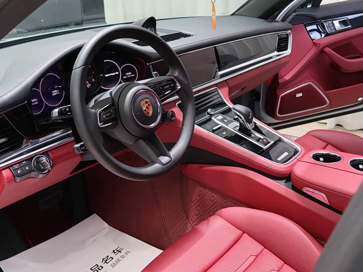 Фото 3 - Porsche Panamera