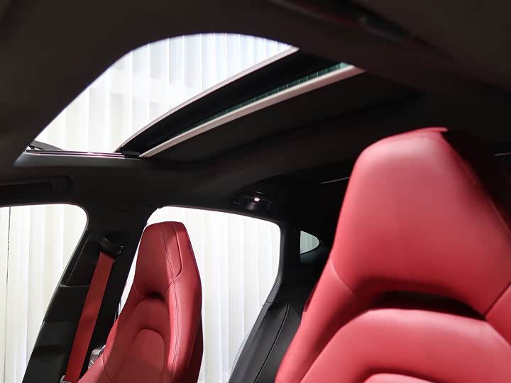 Фото 8 - Porsche Panamera